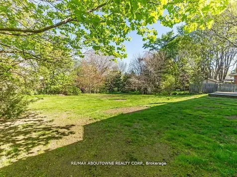 2067 Devon Road Oakville ON L6J 2N1