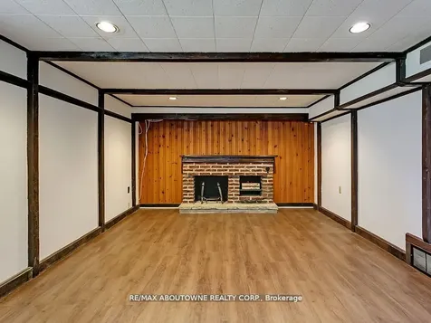 2067 Devon Road Oakville ON L6J 2N1