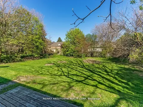 2067 Devon Road Oakville ON L6J 2N1