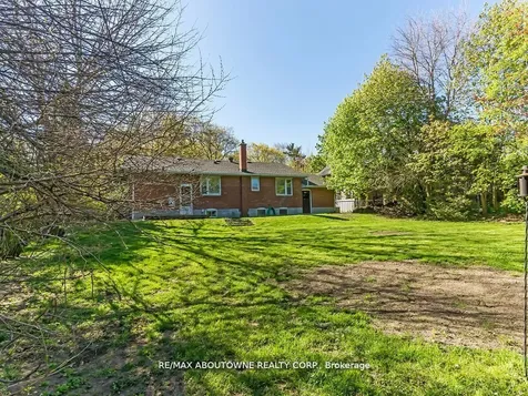 2067 Devon Road Oakville ON L6J 2N1