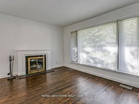 2067 Devon Road Oakville ON L6J 2N1