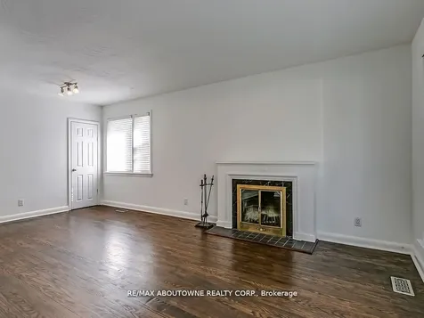 2067 Devon Road Oakville ON L6J 2N1