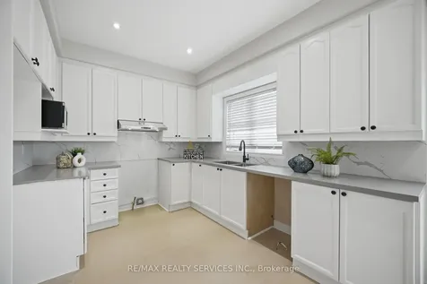 130 Yuile Court Brampton ON L6Y 5J5