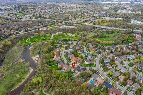 1777 Covington Terrace Mississauga ON L5M 3M5