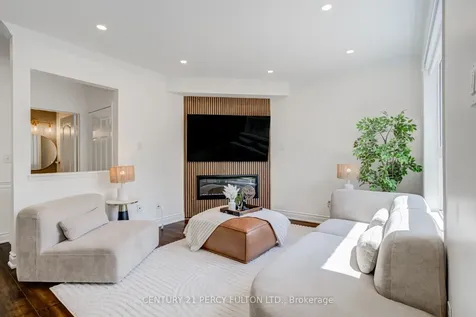 5988 Long Valley Road Mississauga ON L5M 6K4