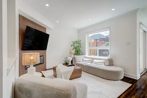 5988 Long Valley Road Mississauga ON L5M 6K4