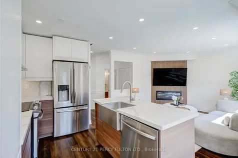 5988 Long Valley Road Mississauga ON L5M 6K4