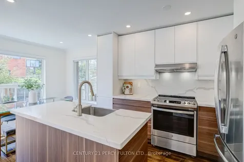 5988 Long Valley Road Mississauga ON L5M 6K4