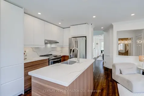 5988 Long Valley Road Mississauga ON L5M 6K4