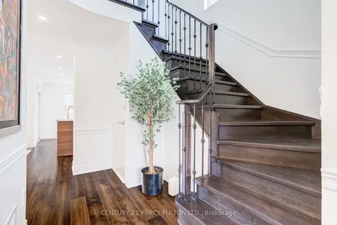 5988 Long Valley Road Mississauga ON L5M 6K4