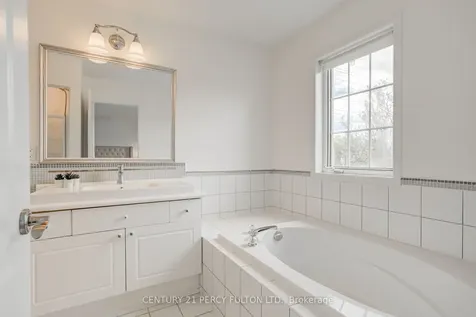 5988 Long Valley Road Mississauga ON L5M 6K4