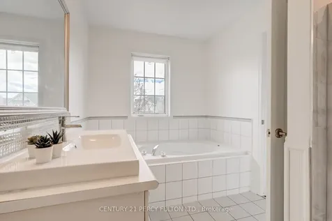5988 Long Valley Road Mississauga ON L5M 6K4