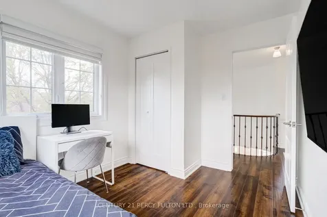 5988 Long Valley Road Mississauga ON L5M 6K4