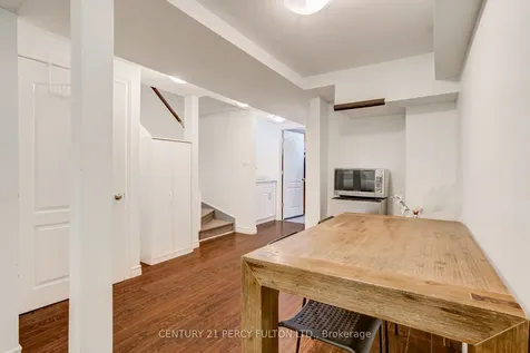 5988 Long Valley Road Mississauga ON L5M 6K4