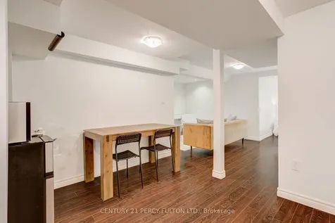 5988 Long Valley Road Mississauga ON L5M 6K4