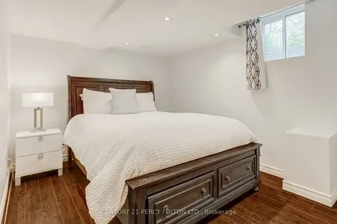 5988 Long Valley Road Mississauga ON L5M 6K4