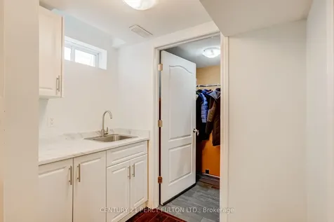 5988 Long Valley Road Mississauga ON L5M 6K4