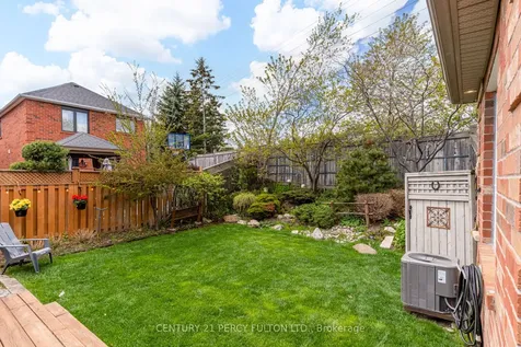5988 Long Valley Road Mississauga ON L5M 6K4
