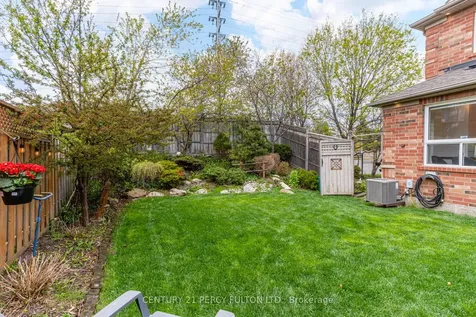 5988 Long Valley Road Mississauga ON L5M 6K4