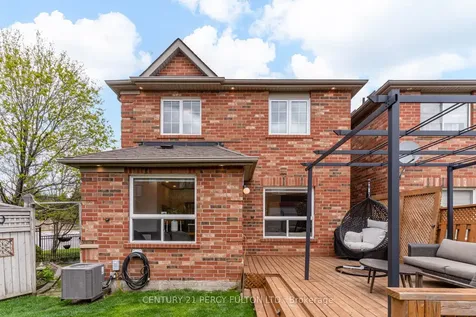 5988 Long Valley Road Mississauga ON L5M 6K4