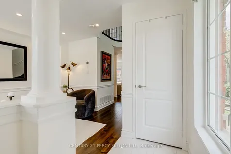 5988 Long Valley Road Mississauga ON L5M 6K4
