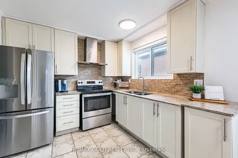 52 Garfield Crescent Brampton ON L6V 1V8