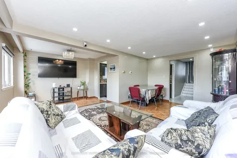 3280 Clara Drive Mississauga ON L4T 2C7