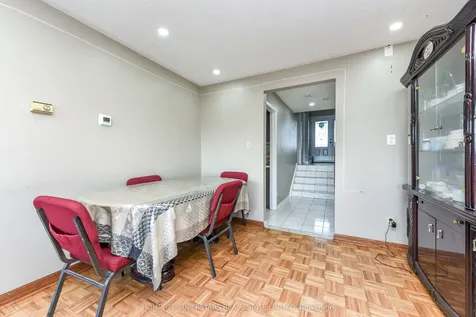 3280 Clara Drive Mississauga ON L4T 2C7