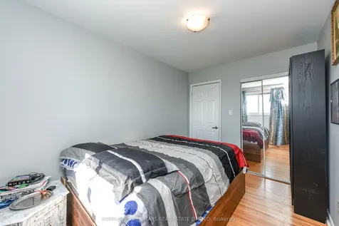 3280 Clara Drive Mississauga ON L4T 2C7