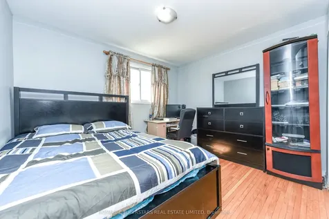 3280 Clara Drive Mississauga ON L4T 2C7
