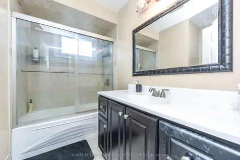 3280 Clara Drive Mississauga ON L4T 2C7