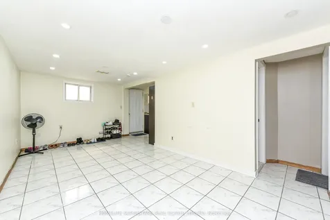 3280 Clara Drive Mississauga ON L4T 2C7