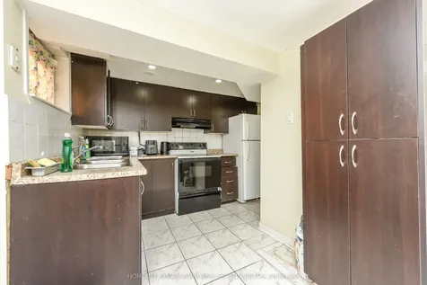 3280 Clara Drive Mississauga ON L4T 2C7