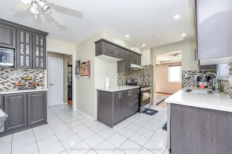 3280 Clara Drive Mississauga ON L4T 2C7