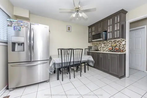 3280 Clara Drive Mississauga ON L4T 2C7