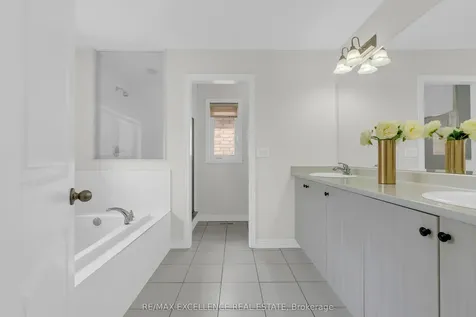 40 Muscovy Drive Brampton ON L7A 4M4
