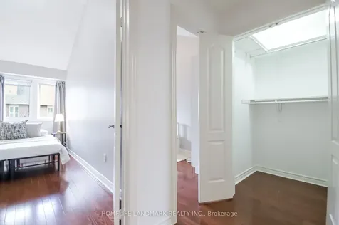34 Mendota Road Toronto ON M8Y 1E8