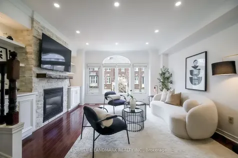 34 Mendota Road Toronto ON M8Y 1E8