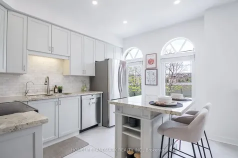 34 Mendota Road Toronto ON M8Y 1E8