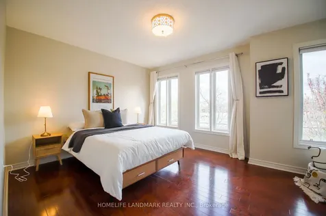 34 Mendota Road Toronto ON M8Y 1E8