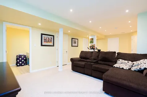 38 Banner Road Brampton ON L6X 4K8