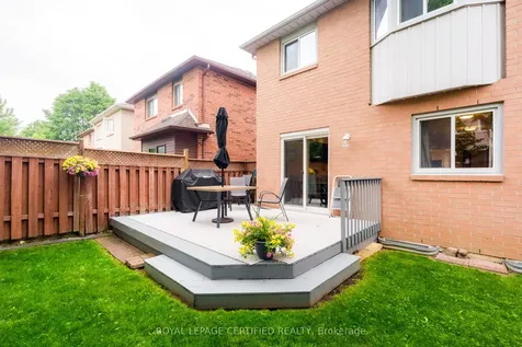 38 Banner Road Brampton ON L6X 4K8