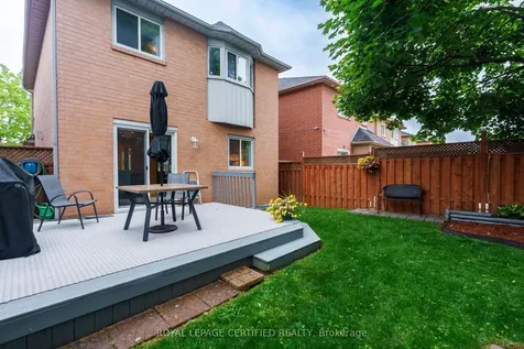 38 Banner Road Brampton ON L6X 4K8