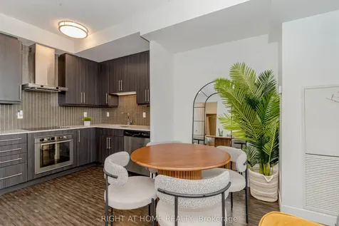 2093 Fairview Street Burlington ON L7R 0E6