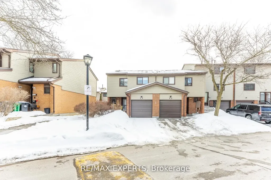 31 Carleton Place Brampton ON L6T 3Z4