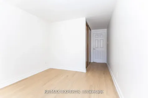 31 Carleton Place Brampton ON L6T 3Z4