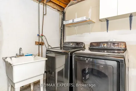 31 Carleton Place Brampton ON L6T 3Z4
