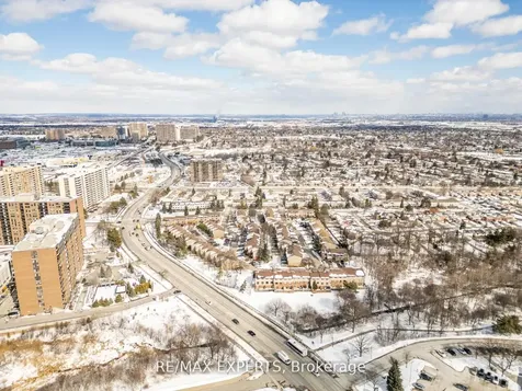 31 Carleton Place Brampton ON L6T 3Z4