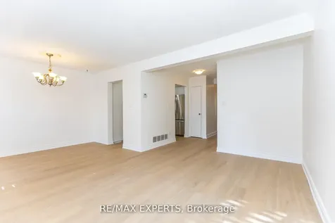31 Carleton Place Brampton ON L6T 3Z4