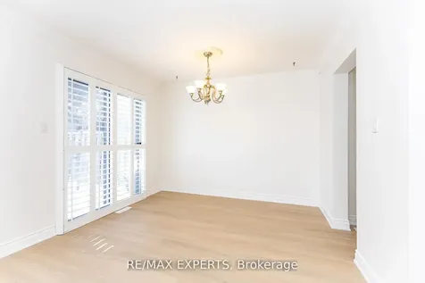 31 Carleton Place Brampton ON L6T 3Z4